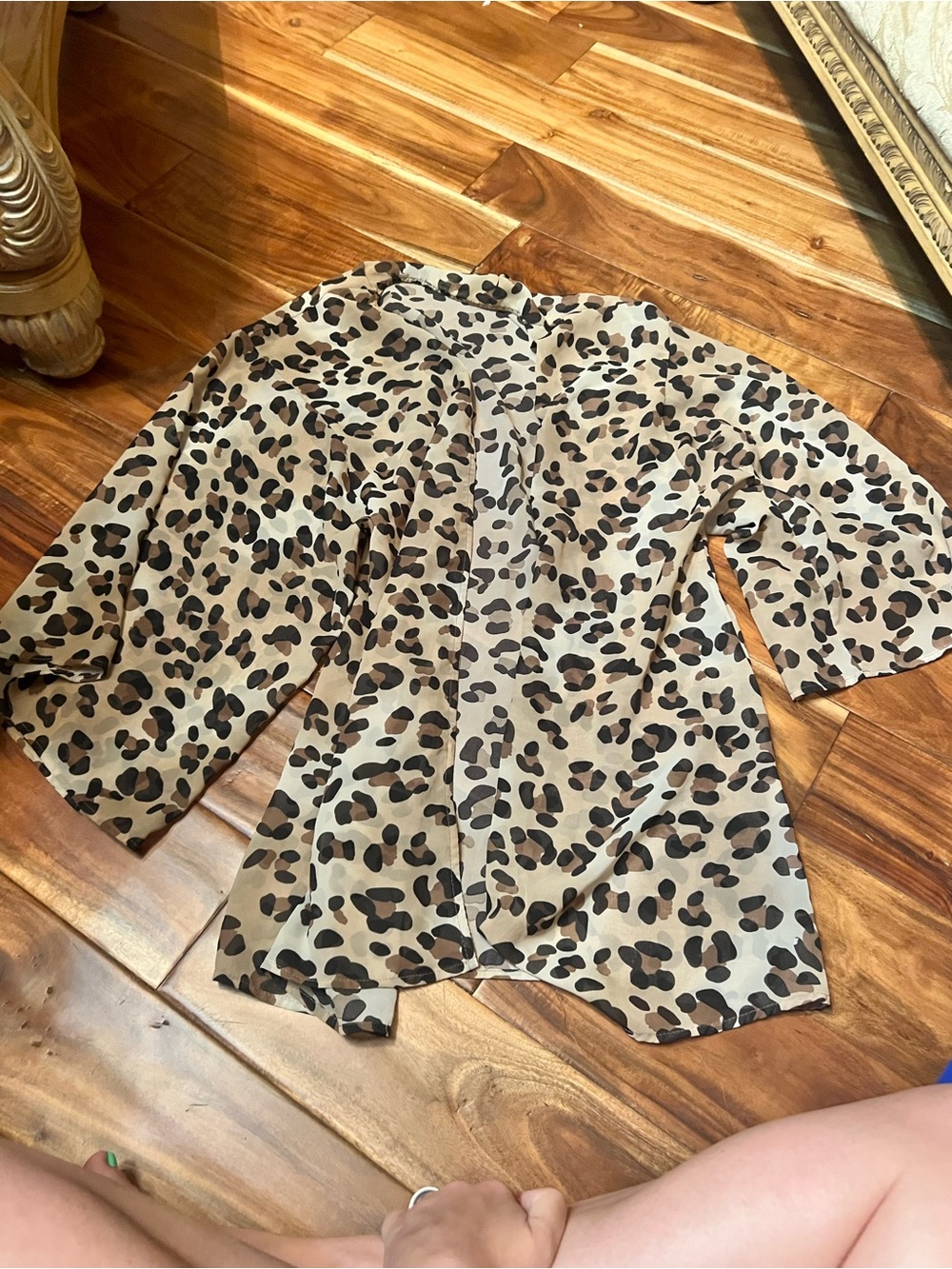 Women’s cheetah print kimono duster cardigan. Size medium. Let them eat cake bra